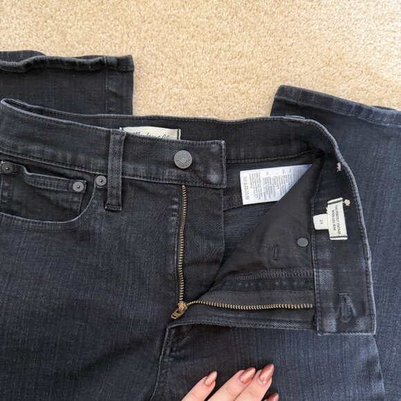 The Perfect Vintage Wide-Leg Jean (24, Black Rinse Wash) - Picture 9 of 12